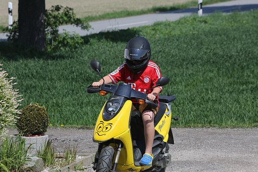 ▷ Aparcamiento de Motos en Cl. Nazareno del Paso,2 Málaga 1 aparcar-motos-zonas-comunes-garaje