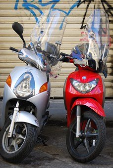 ▷ Aparcamiento de Motos en Av. de Pries,10 Málaga 1 motos-125-km-0-malaga