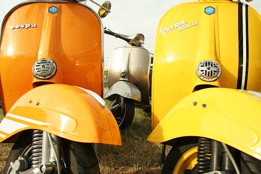 ▷ Aparcamiento de Motos en Cl. Guillén Sotelo,10 Málaga 1 puede-aparcar-una-moto-en-la-acera
