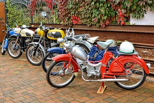 ▷ Aparcamiento de Motos en Cl. La Unión,77 Málaga 1 se-puede-estacionar-una-motocicleta-en-la-acera