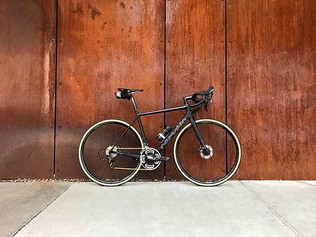 ▷ Aparcamiento Bicicletas en Plaza Niño de las Moras,6 Málaga 1 tija bicicleta