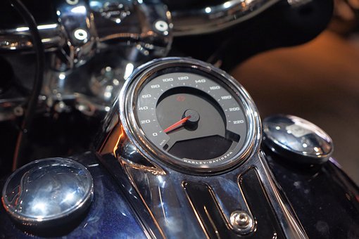▷ Aparcamiento de Motos en Av. de la Rosaleda, Málaga 1 venta-motos-electricas-malaga